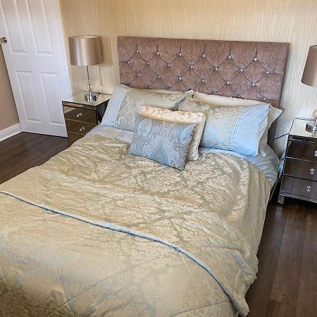 Large Home, Close To Bhx, Nec, Jlr, 4 Double Beds! Birmingham Buitenkant foto